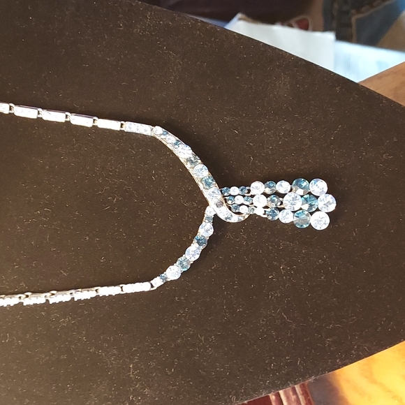 Blue Rhinestone necklace - Picture 1 of 3